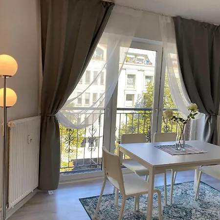 City On The Rhine, * Bonn