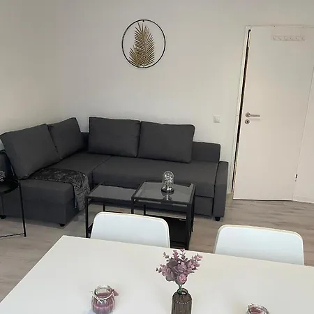 City On The Rhine, Apartment *